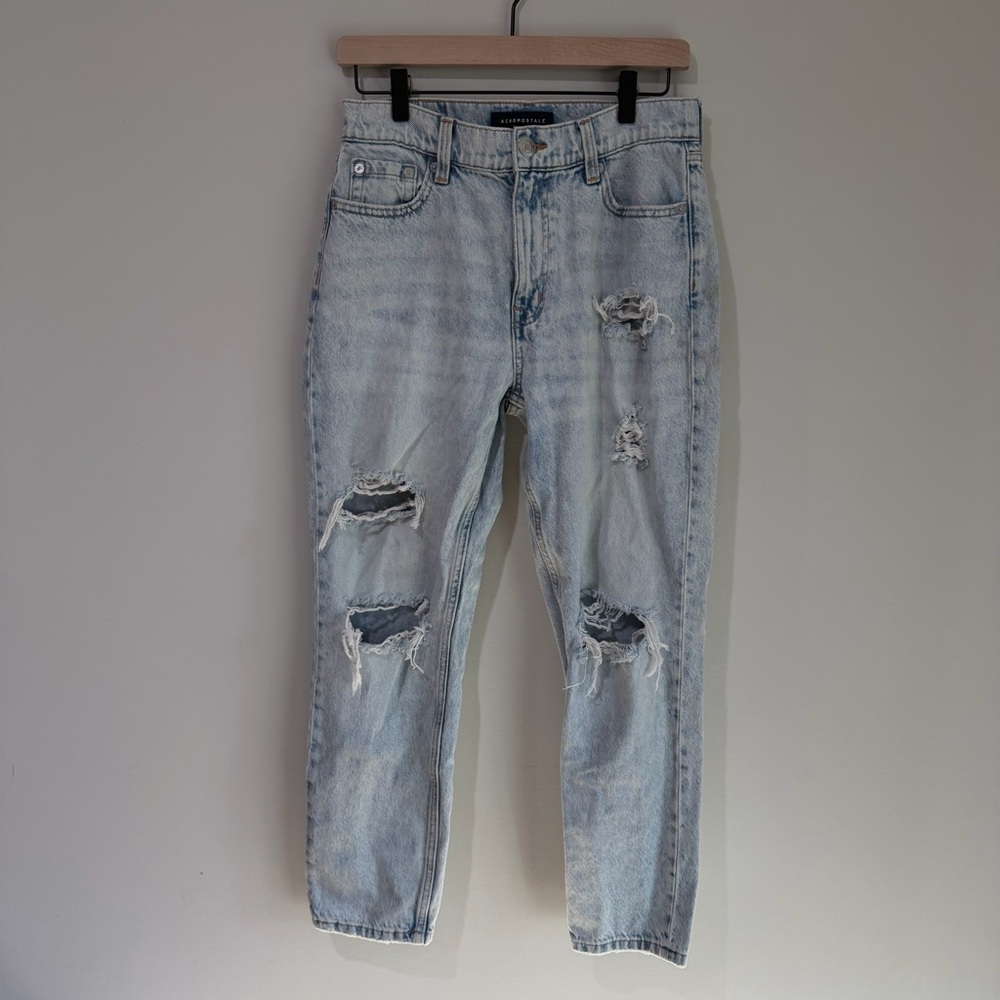 Aeropostale Women's Mom Jeans Size 6 Light Wash Distressed Ripped Denim